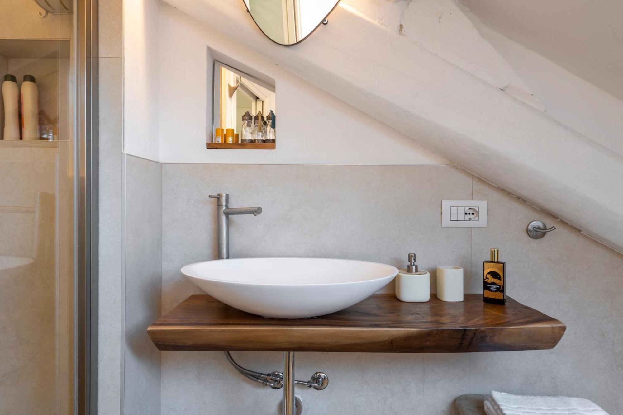 Bright Penthouse Attic In The Heart Of Appartement Milan