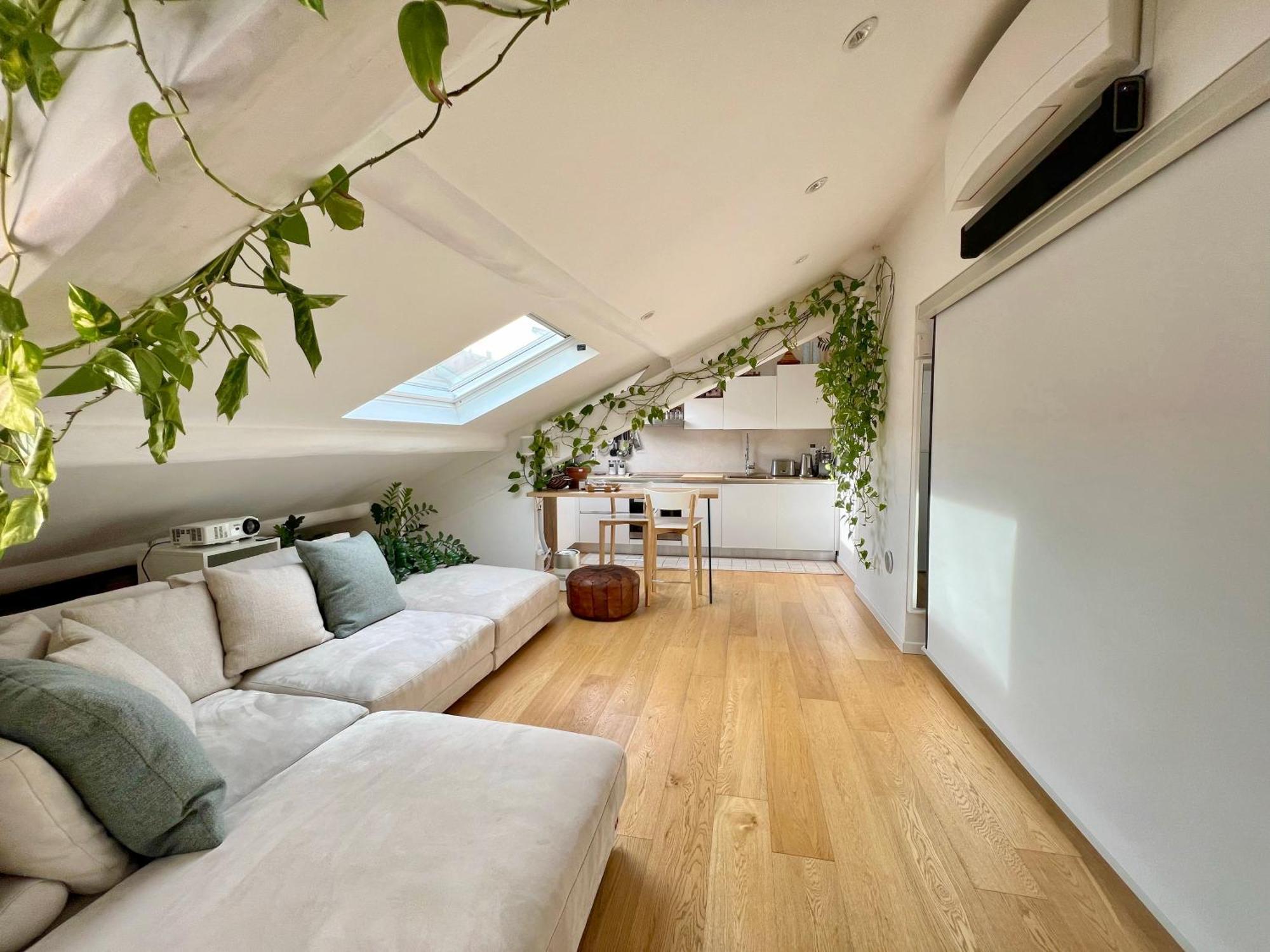 Bright Penthouse Attic In The Heart Of *