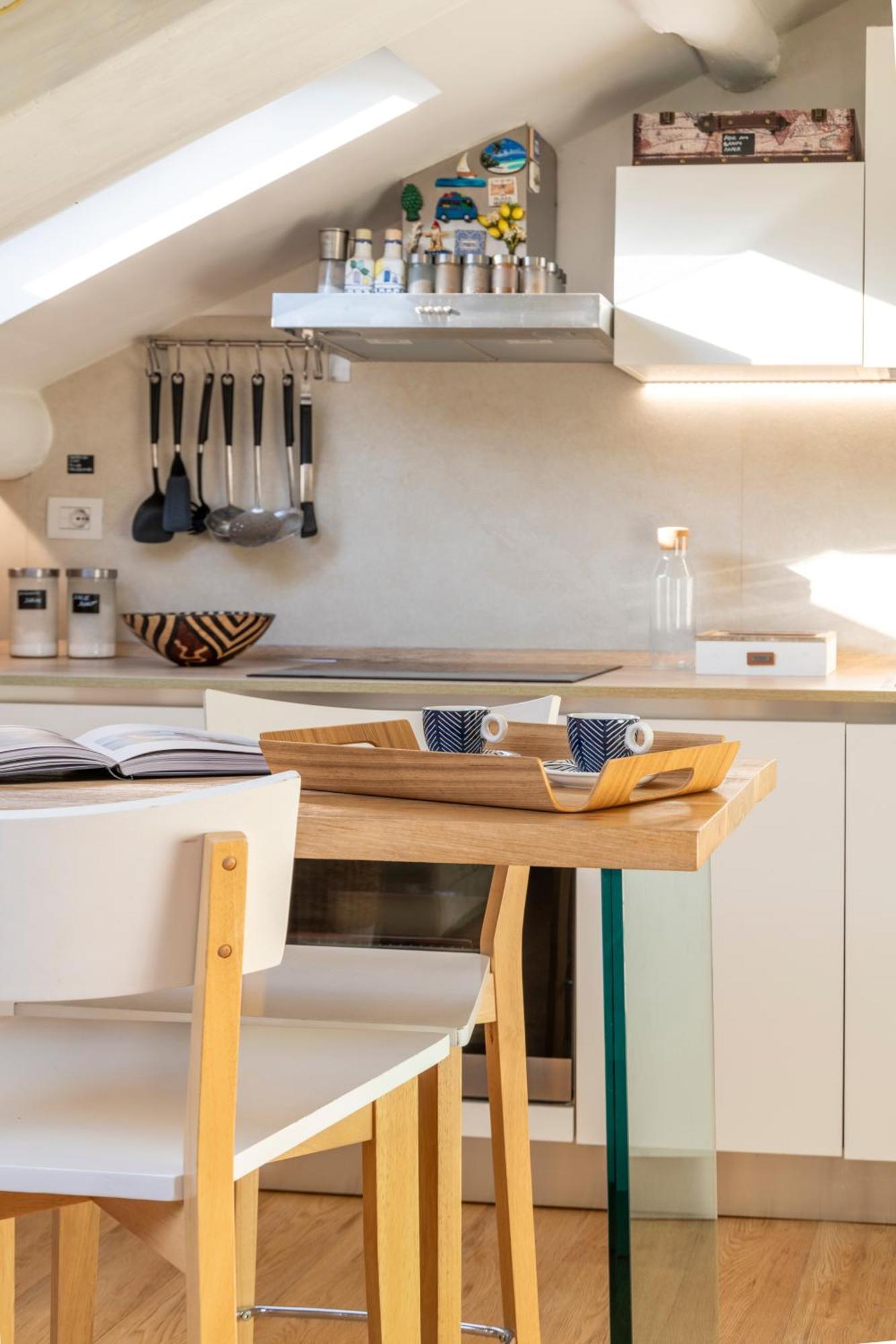 Bright Penthouse Attic In The Heart Of Appartement