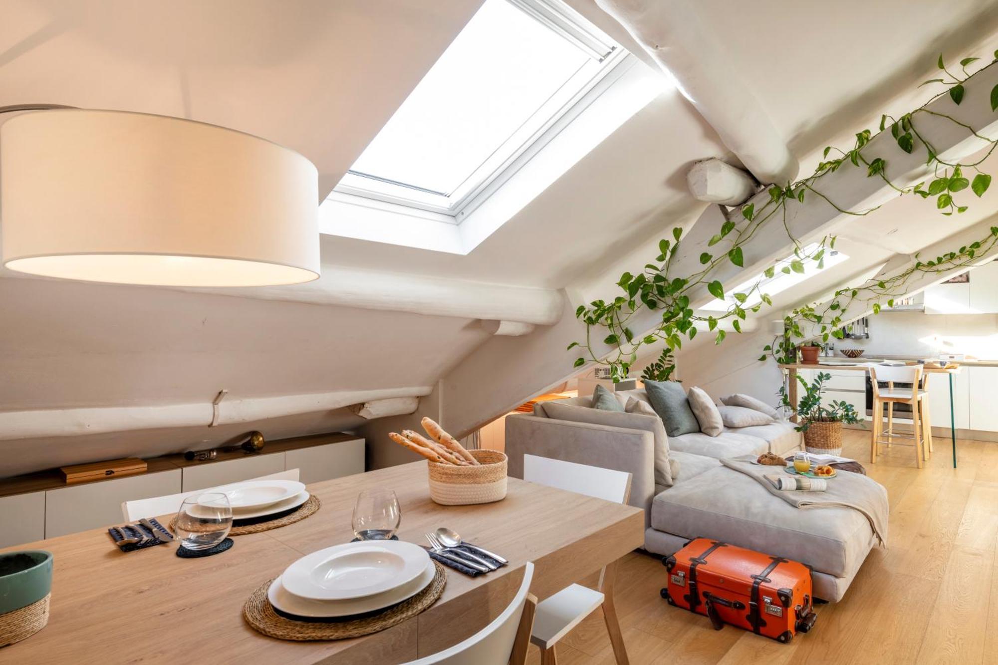 Apartamento Bright Penthouse Attic In The Heart Of Milán