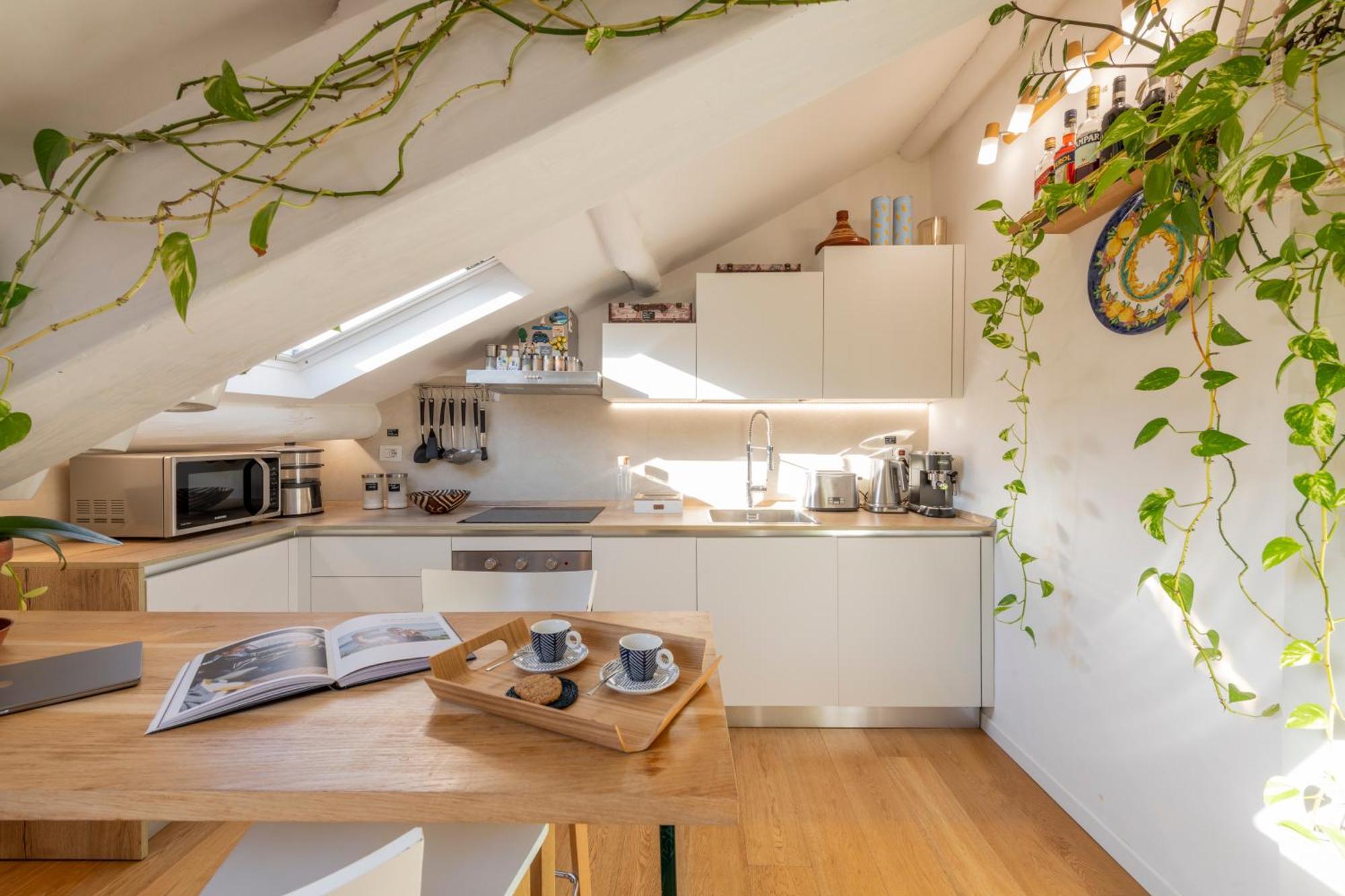 Bright Penthouse Attic In The Heart Of * Milan