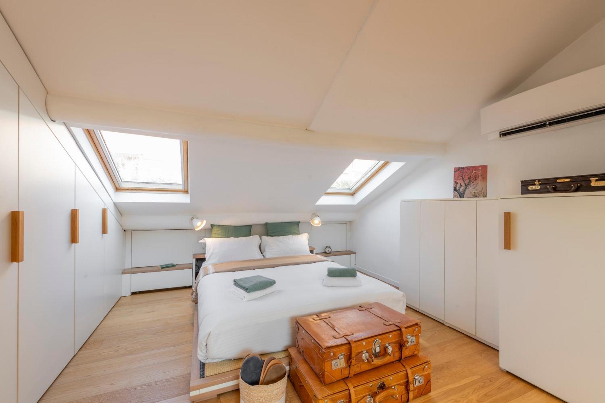 Bright Penthouse Attic In The Heart Of * Milan